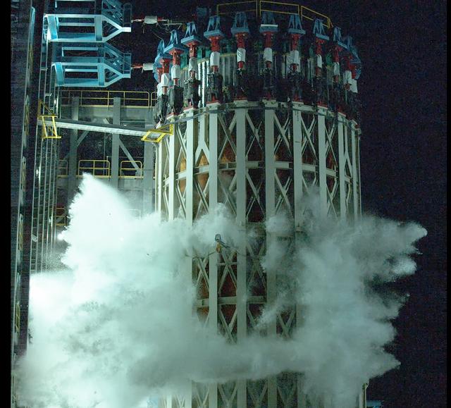 NASA image: Engineers Break SLS Rocket Propellant Tank On Purpose